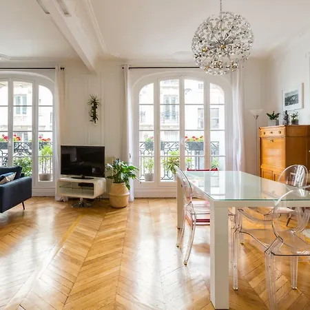 Veeve - Eiffel Elegance פריז